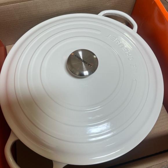 Le Creuset Kitchen Brand New Le Creuset 75 Qt Dutch Oven Poshmark